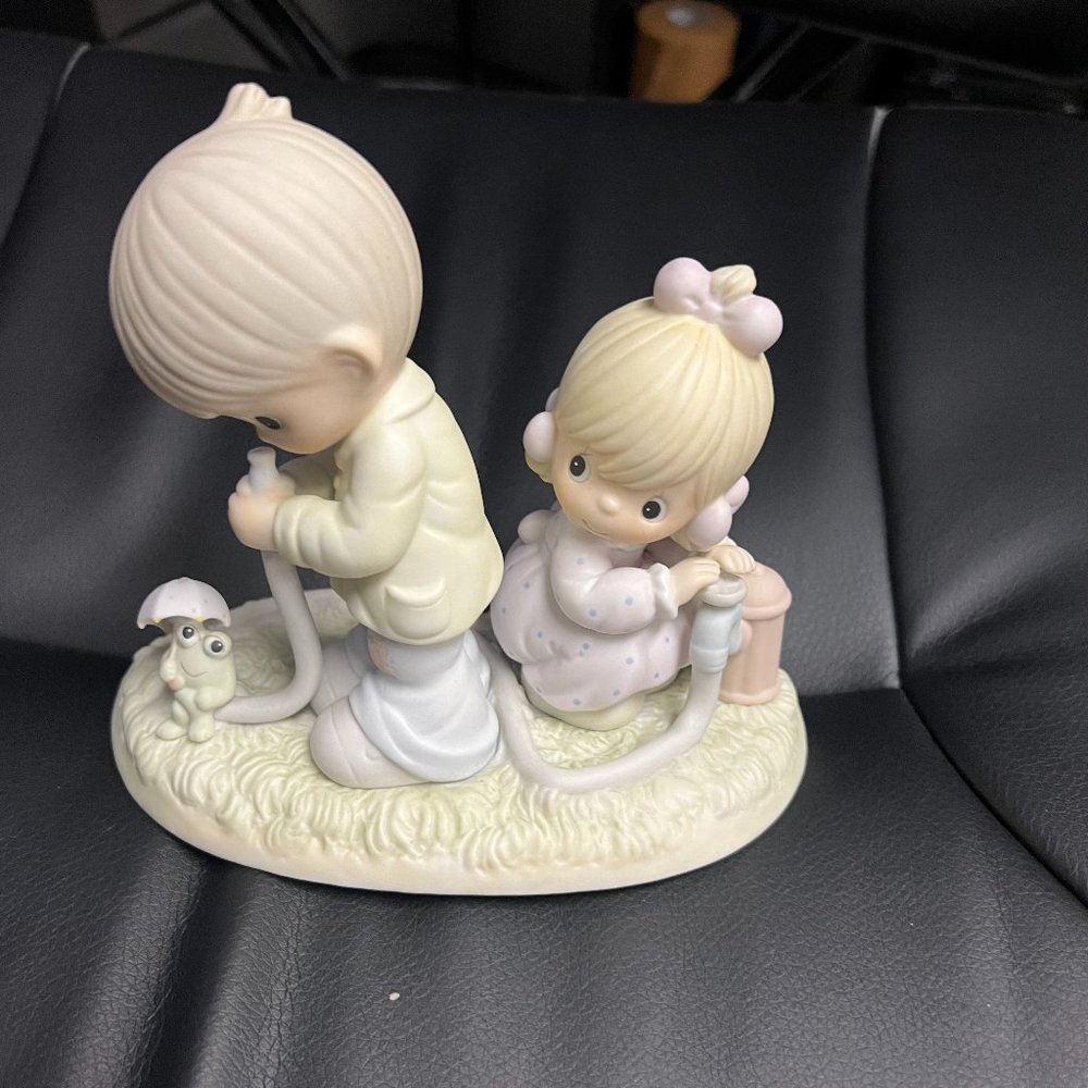 Precious Moments. There Shall Be Showers Of Blessings.1989 #522090